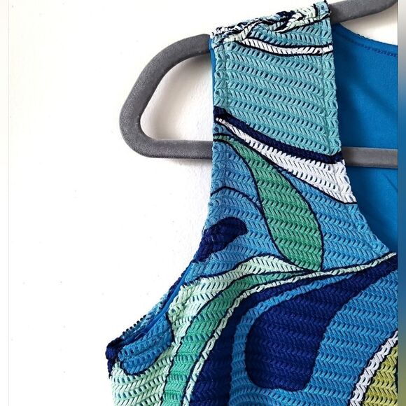 Blue Retro Patterned Tank Top - Picture 3 of 6